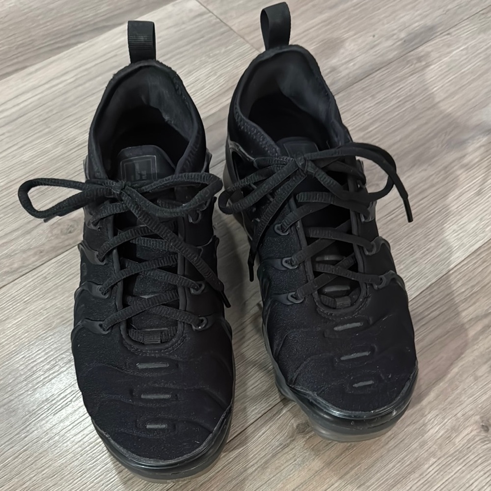 Women’s Nikes athletic shoes